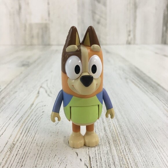 Bluey CHILLI Heeler Mom Figure in Swim Suit Swimsuit Pool Family Beach Day NEW - Picture 1 of 7